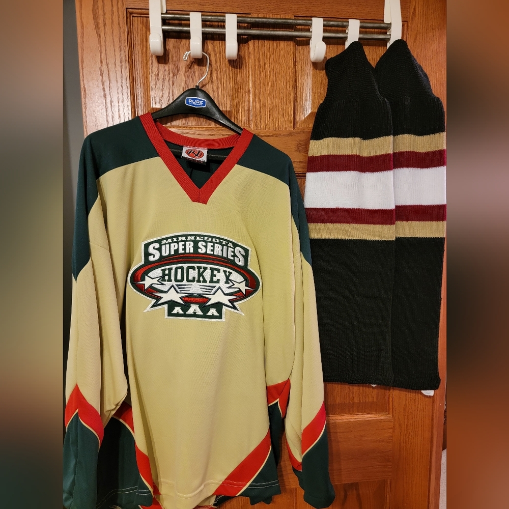 MINNESOTA Hockey Jersey - Green and Red WITH Socks